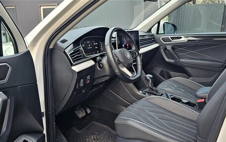 Volkswagen Tiguan II, 2021 год, 2 470 000 рублей, 12 фотография