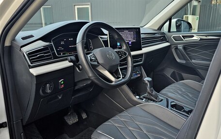 Volkswagen Tiguan II, 2021 год, 2 470 000 рублей, 13 фотография