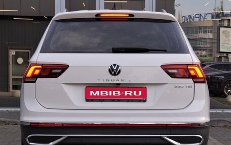 Volkswagen Tiguan II, 2021 год, 2 470 000 рублей, 6 фотография