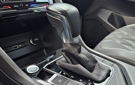 Volkswagen Tiguan II, 2021 год, 2 470 000 рублей, 23 фотография