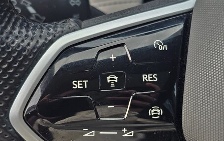 Volkswagen Tiguan II, 2021 год, 2 470 000 рублей, 19 фотография