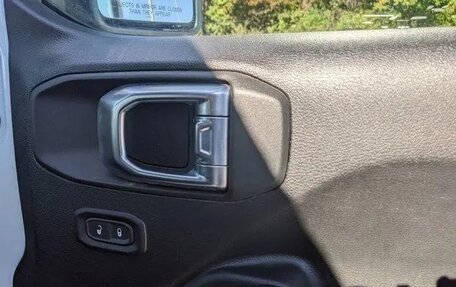 Jeep Wrangler, 2022 год, 5 170 000 рублей, 32 фотография