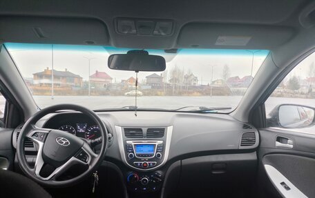 Hyundai Solaris II рестайлинг, 2011 год, 470 000 рублей, 23 фотография