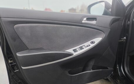 Hyundai Solaris II рестайлинг, 2011 год, 470 000 рублей, 18 фотография