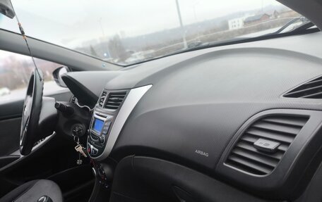 Hyundai Solaris II рестайлинг, 2011 год, 470 000 рублей, 16 фотография