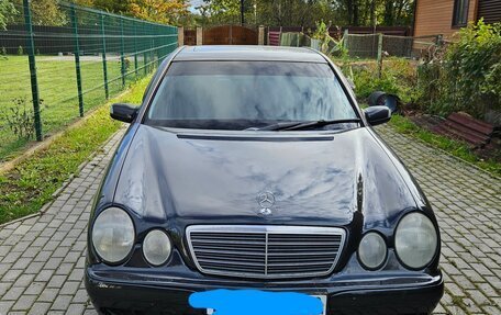 Mercedes-Benz E-Класс, 2000 год, 450 000 рублей, 2 фотография