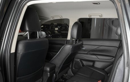 Mitsubishi Outlander III рестайлинг 3, 2015 год, 1 708 700 рублей, 18 фотография