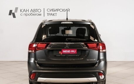 Mitsubishi Outlander III рестайлинг 3, 2015 год, 1 708 700 рублей, 14 фотография