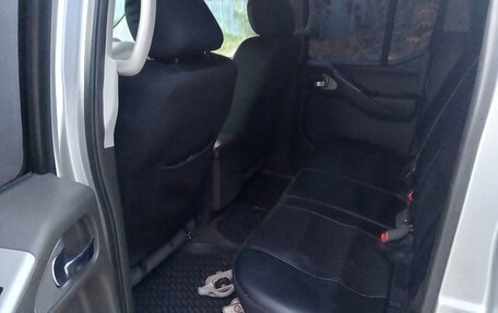 Nissan Navara (Frontier), 2007 год, 940 000 рублей, 10 фотография