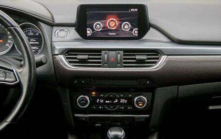 Mazda 6, 2018 год, 2 140 000 рублей, 24 фотография