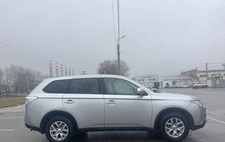 Mitsubishi Outlander III рестайлинг 3, 2014 год, 1 415 000 рублей, 3 фотография