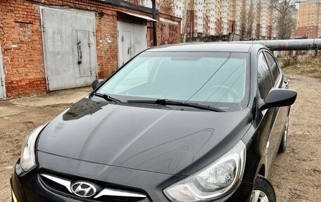 Hyundai Solaris II рестайлинг, 2011 год, 550 000 рублей, 1 фотография