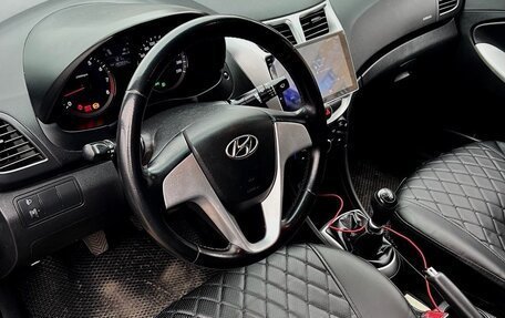 Hyundai Solaris II рестайлинг, 2011 год, 550 000 рублей, 6 фотография