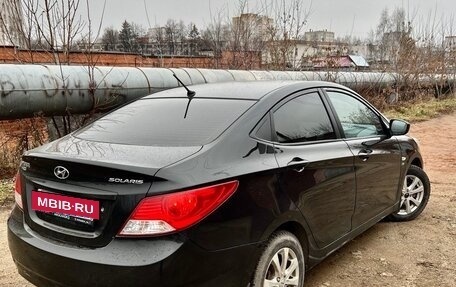 Hyundai Solaris II рестайлинг, 2011 год, 550 000 рублей, 4 фотография