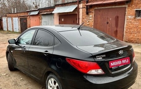 Hyundai Solaris II рестайлинг, 2011 год, 550 000 рублей, 2 фотография