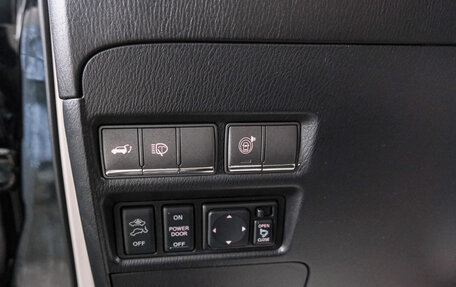 Nissan Patrol, 2011 год, 2 299 000 рублей, 18 фотография