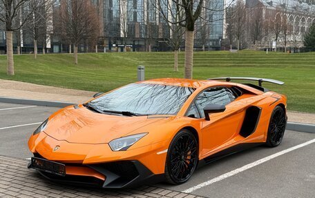Lamborghini Aventador I рестайлинг, 2015 год, 65 000 000 рублей, 3 фотография
