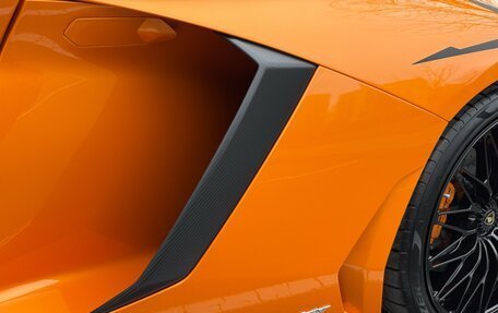 Lamborghini Aventador I рестайлинг, 2015 год, 65 000 000 рублей, 20 фотография