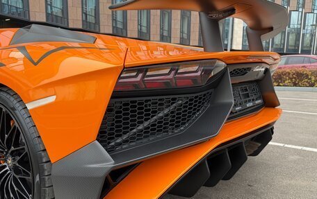 Lamborghini Aventador I рестайлинг, 2015 год, 65 000 000 рублей, 24 фотография