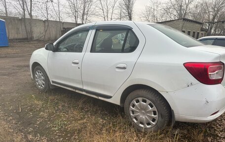 Renault Logan II, 2015 год, 500 000 рублей, 4 фотография