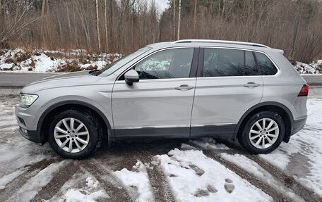 Volkswagen Tiguan II, 2019 год, 2 250 000 рублей, 2 фотография