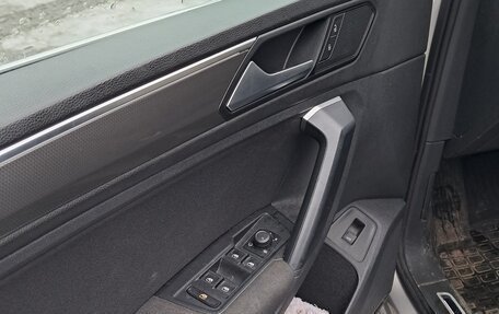 Volkswagen Tiguan II, 2019 год, 2 250 000 рублей, 10 фотография