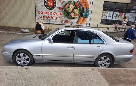 Mercedes-Benz E-Класс, 2001 год, 610 000 рублей, 4 фотография