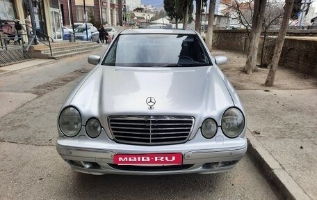 Mercedes-Benz E-Класс, 2001 год, 610 000 рублей, 3 фотография