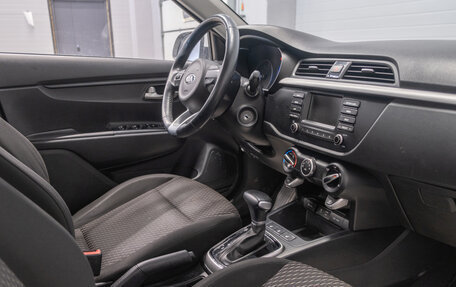 KIA Rio IV, 2018 год, 1 250 000 рублей, 10 фотография