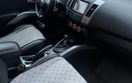 Mitsubishi Outlander III рестайлинг 3, 2010 год, 1 330 000 рублей, 9 фотография