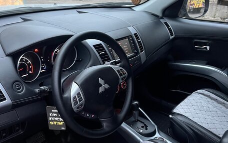 Mitsubishi Outlander III рестайлинг 3, 2010 год, 1 330 000 рублей, 5 фотография