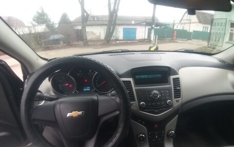 Chevrolet Cruze II, 2011 год, 970 000 рублей, 12 фотография