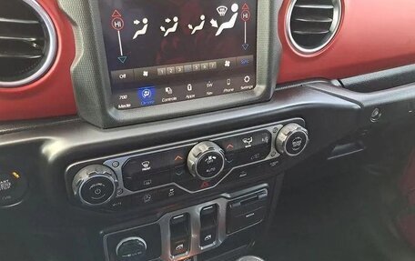 Jeep Wrangler, 2021 год, 5 400 000 рублей, 13 фотография