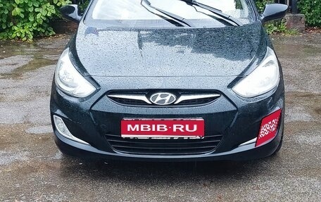 Hyundai Solaris II рестайлинг, 2011 год, 600 000 рублей, 1 фотография