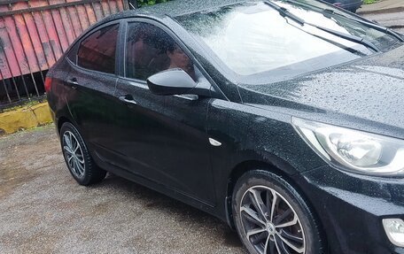 Hyundai Solaris II рестайлинг, 2011 год, 600 000 рублей, 2 фотография