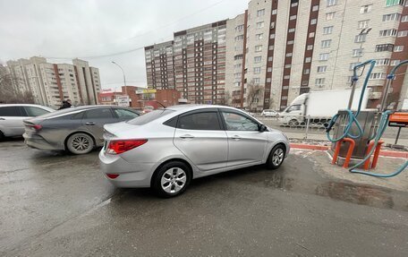 Hyundai Solaris II рестайлинг, 2013 год, 415 000 рублей, 2 фотография