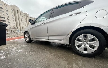 Hyundai Solaris II рестайлинг, 2013 год, 415 000 рублей, 4 фотография