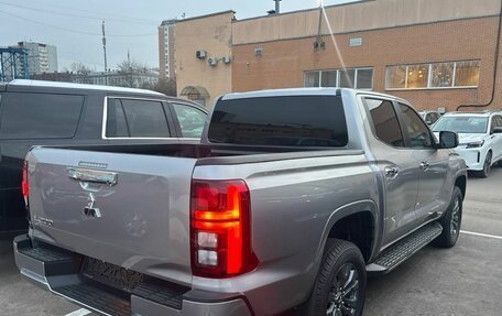 Mitsubishi L200, 2024 год, 5 800 000 рублей, 2 фотография