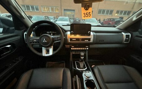 Mitsubishi L200, 2024 год, 5 800 000 рублей, 5 фотография