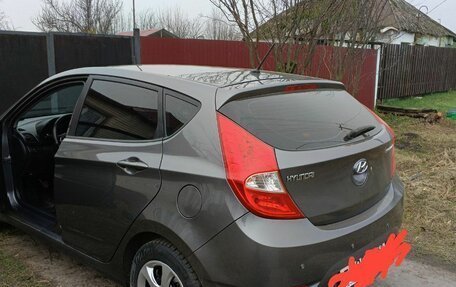 Hyundai Solaris II рестайлинг, 2012 год, 680 000 рублей, 2 фотография