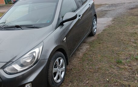 Hyundai Solaris II рестайлинг, 2012 год, 680 000 рублей, 10 фотография