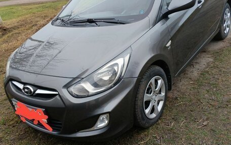 Hyundai Solaris II рестайлинг, 2012 год, 680 000 рублей, 4 фотография