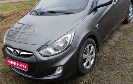 Hyundai Solaris II рестайлинг, 2012 год, 680 000 рублей, 9 фотография