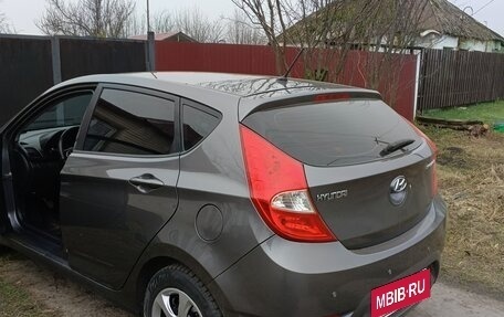 Hyundai Solaris II рестайлинг, 2012 год, 680 000 рублей, 17 фотография