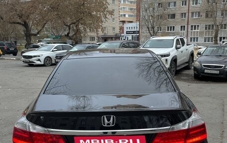 Honda Accord IX рестайлинг, 2013 год, 1 850 000 рублей, 23 фотография
