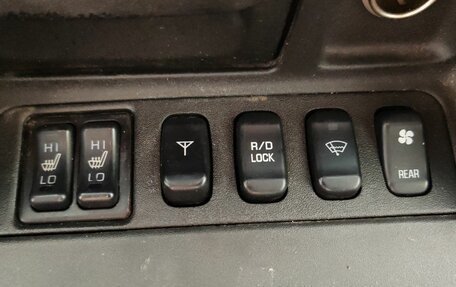 Mitsubishi Pajero III рестайлинг, 2001 год, 780 000 рублей, 11 фотография