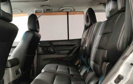 Mitsubishi Pajero III рестайлинг, 2001 год, 780 000 рублей, 8 фотография