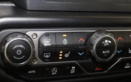 Jeep Wrangler, 2021 год, 4 950 000 рублей, 10 фотография