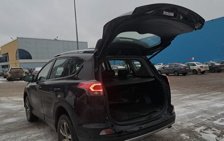 Toyota RAV4, 2017 год, 1 970 000 рублей, 10 фотография