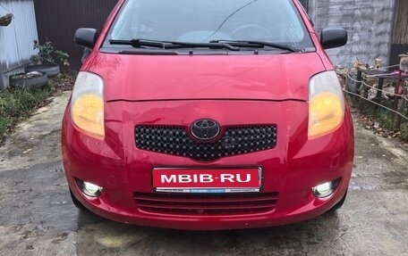 Toyota Yaris III рестайлинг, 2008 год, 620 000 рублей, 1 фотография